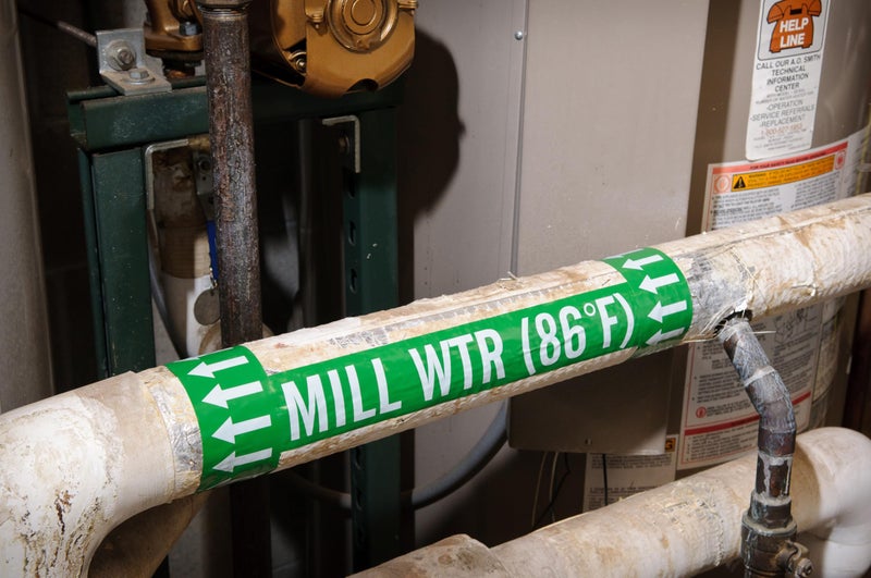 Brady 91421 2" Width, 90' Length, B-946 High Performance Vinyl, White On Green Color Arrow Tape - Image 2